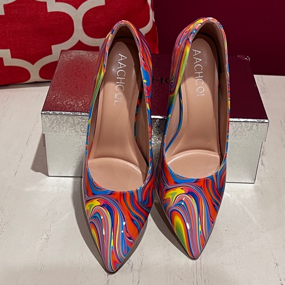 Aachcol Vibrant Multicolor Swirl Women's Heels - Picture 2 of 9